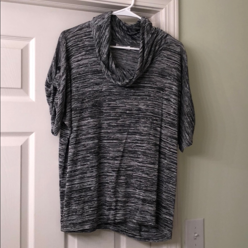 Short sleeve top